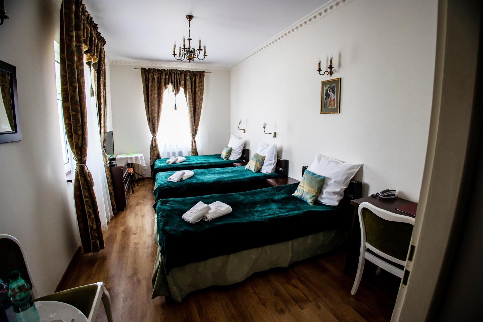 Hotel Napoleon Wroblew  Esterno foto